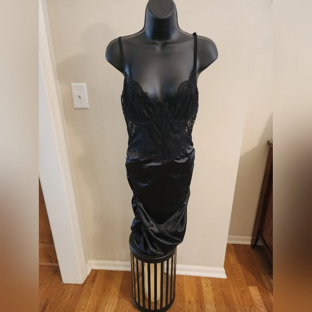 AA -Elegant Black Lace Slip Nightgown Large